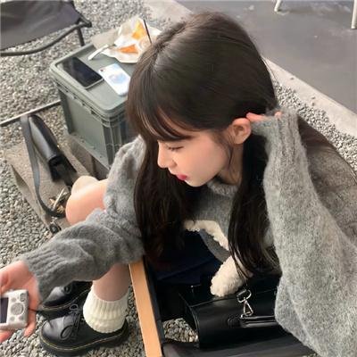 时装周T台实拍：天王之女直播带货翻车，被批炫富